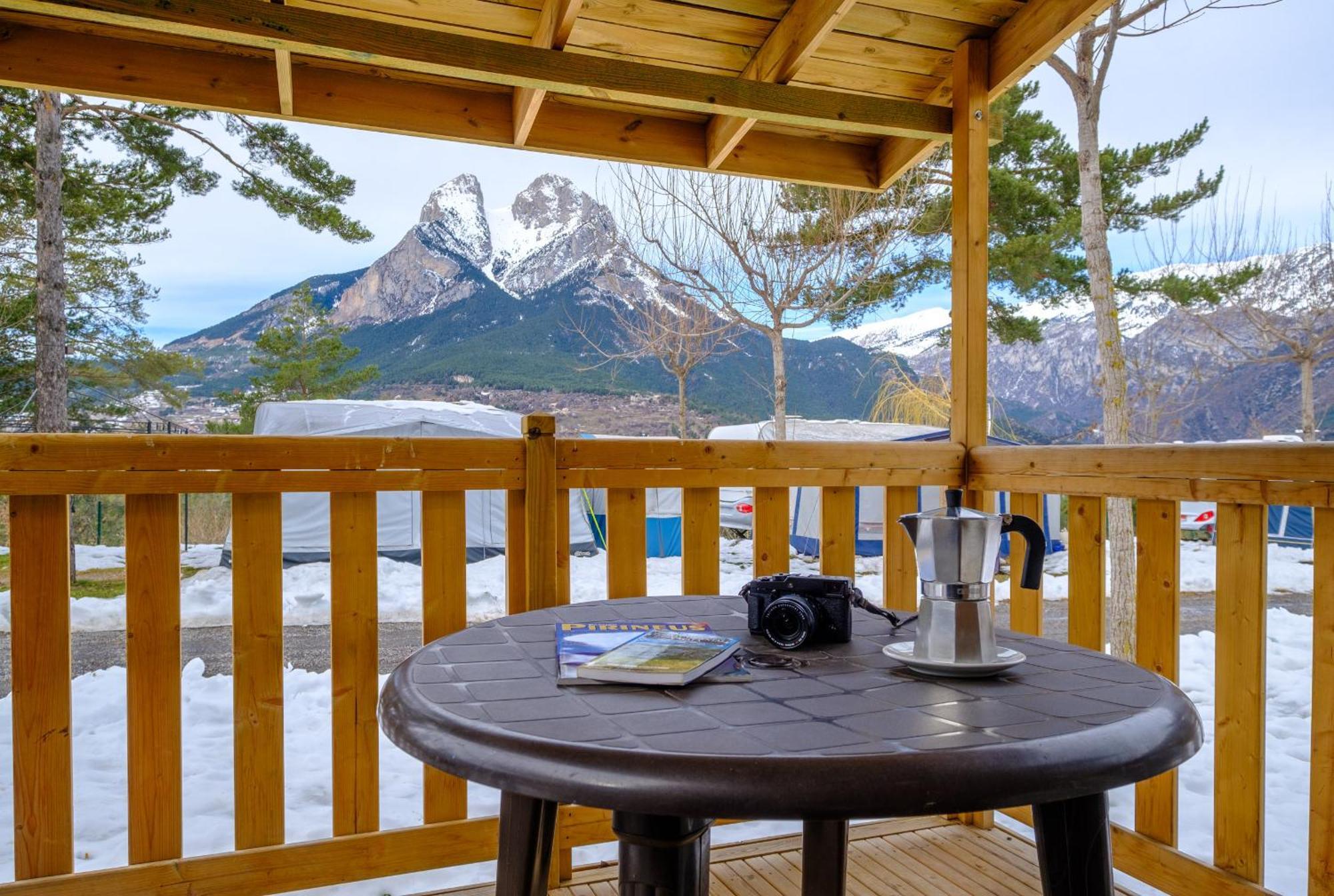 Bungalows Del Camping Pedraforca Saldés Oda fotoğraf
