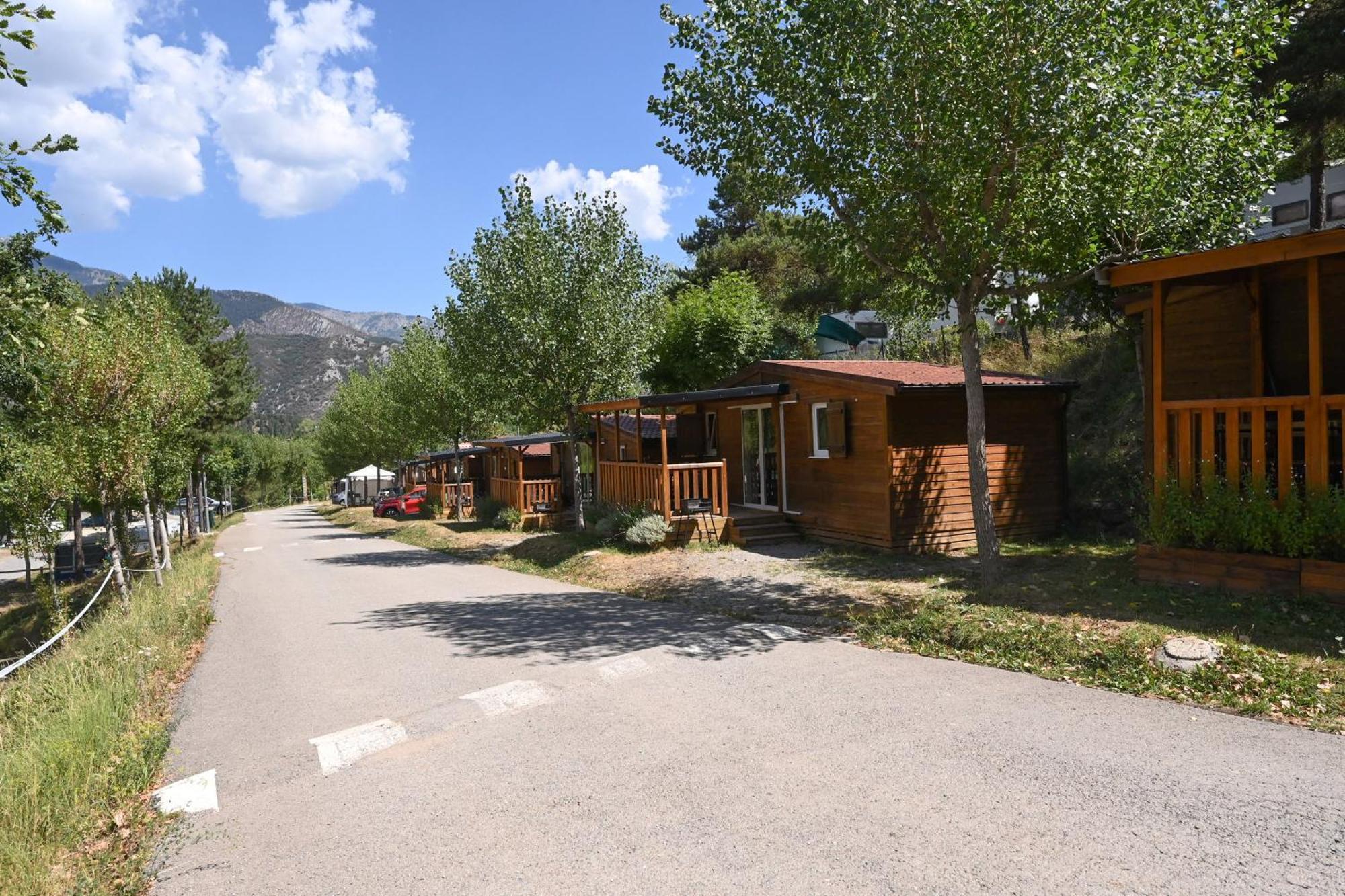 Bungalows Del Camping Pedraforca Saldés Oda fotoğraf