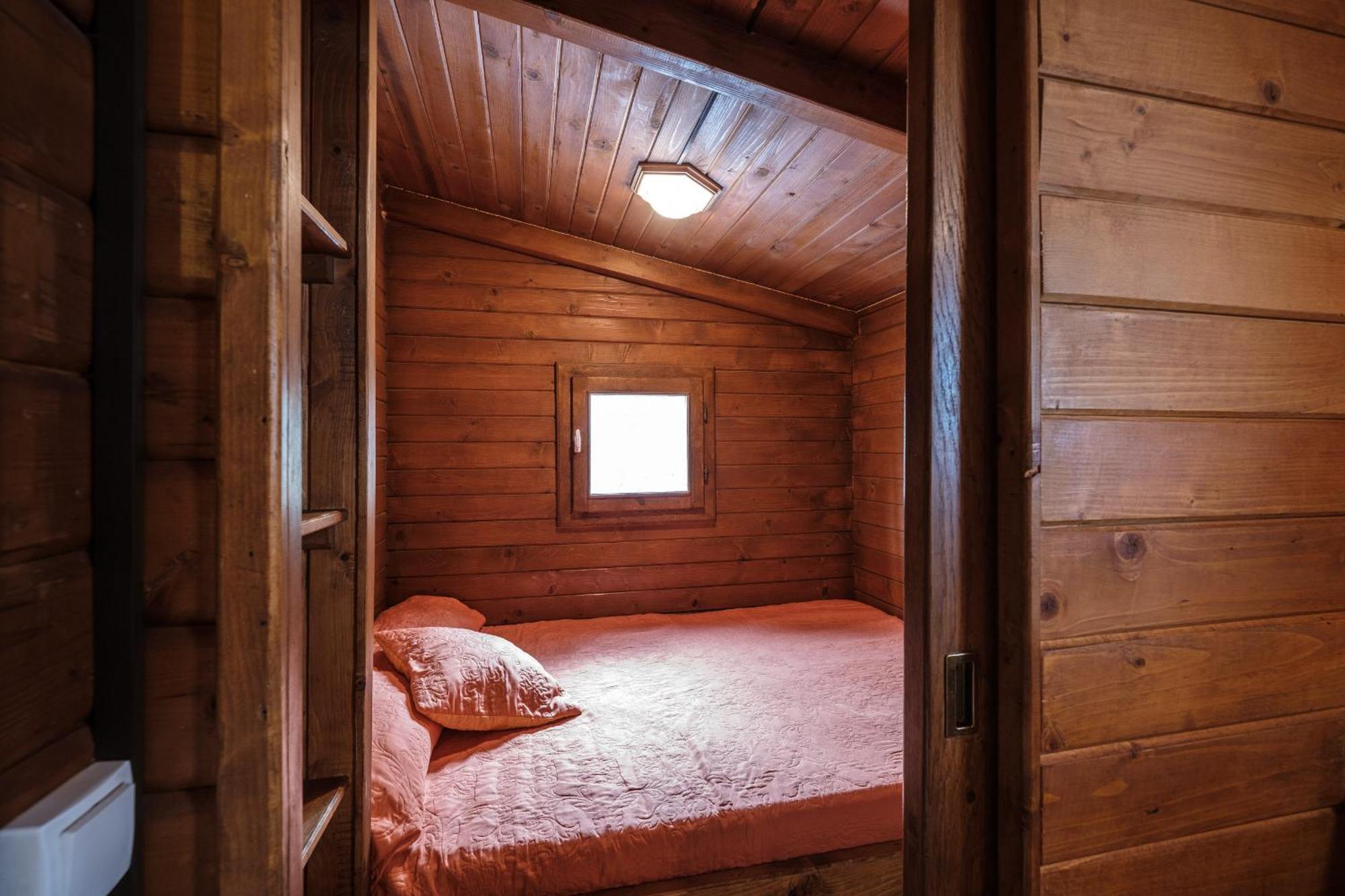 Bungalows Del Camping Pedraforca Saldés Oda fotoğraf